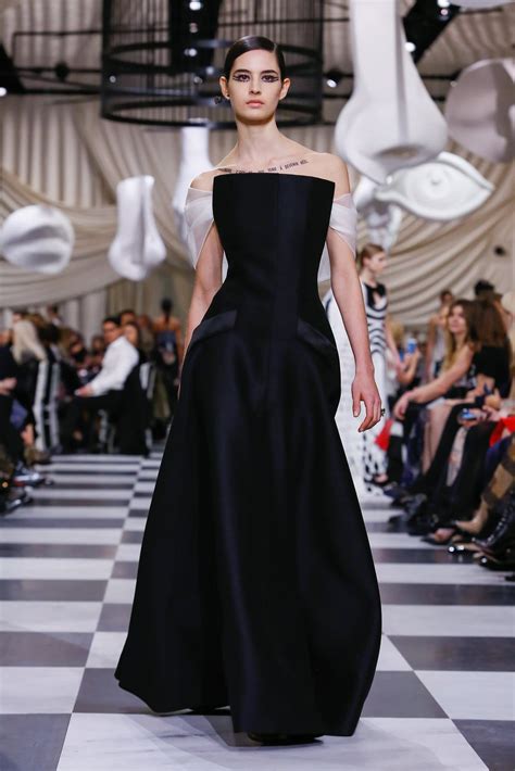 dior abendkleid nude 2018|christian Dior runway collection.